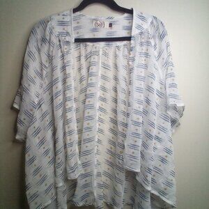So Open Front Blouse XL Short Sleeve Sheer Patterned White Blue Yellow